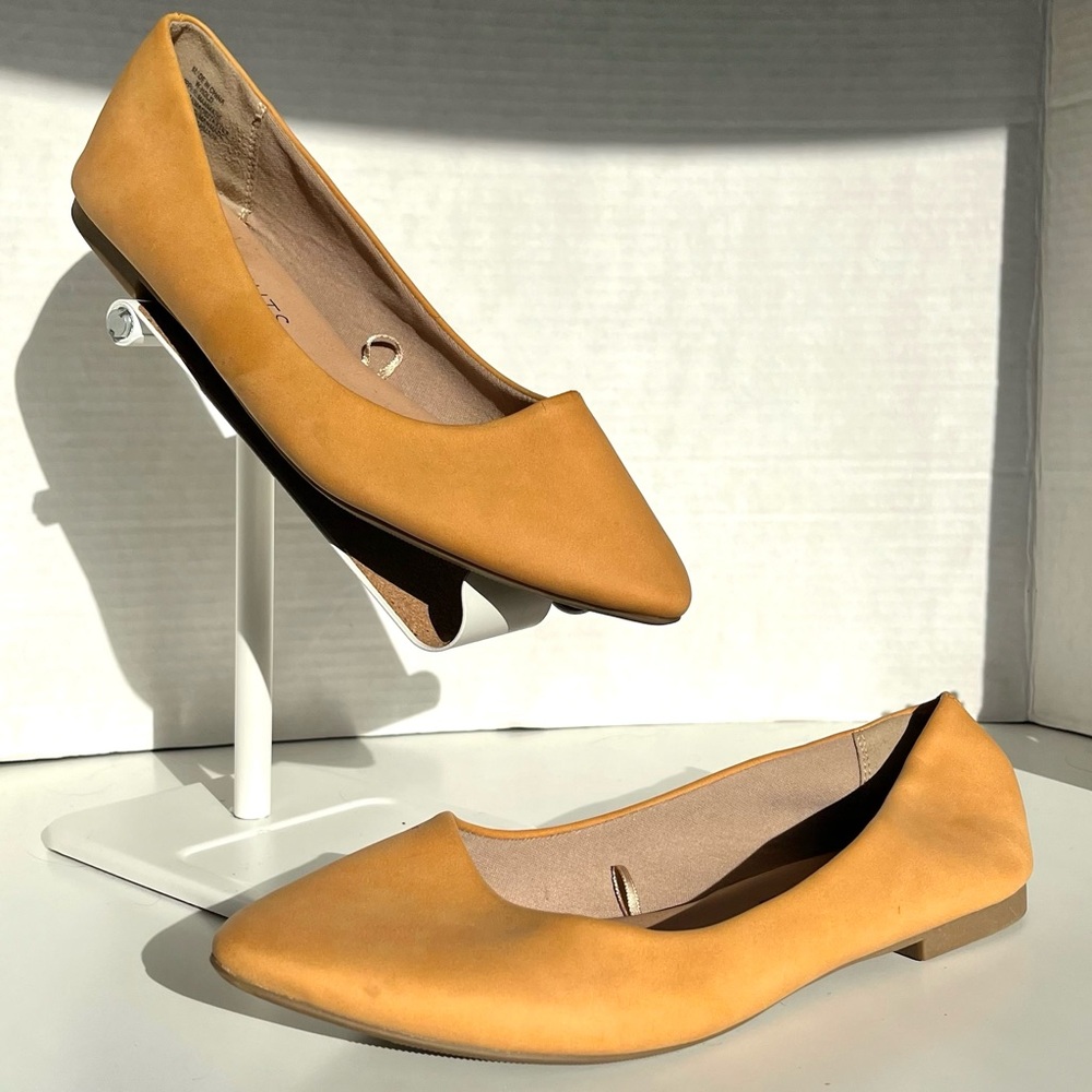 Coconuts by Matisse Mustard Flats